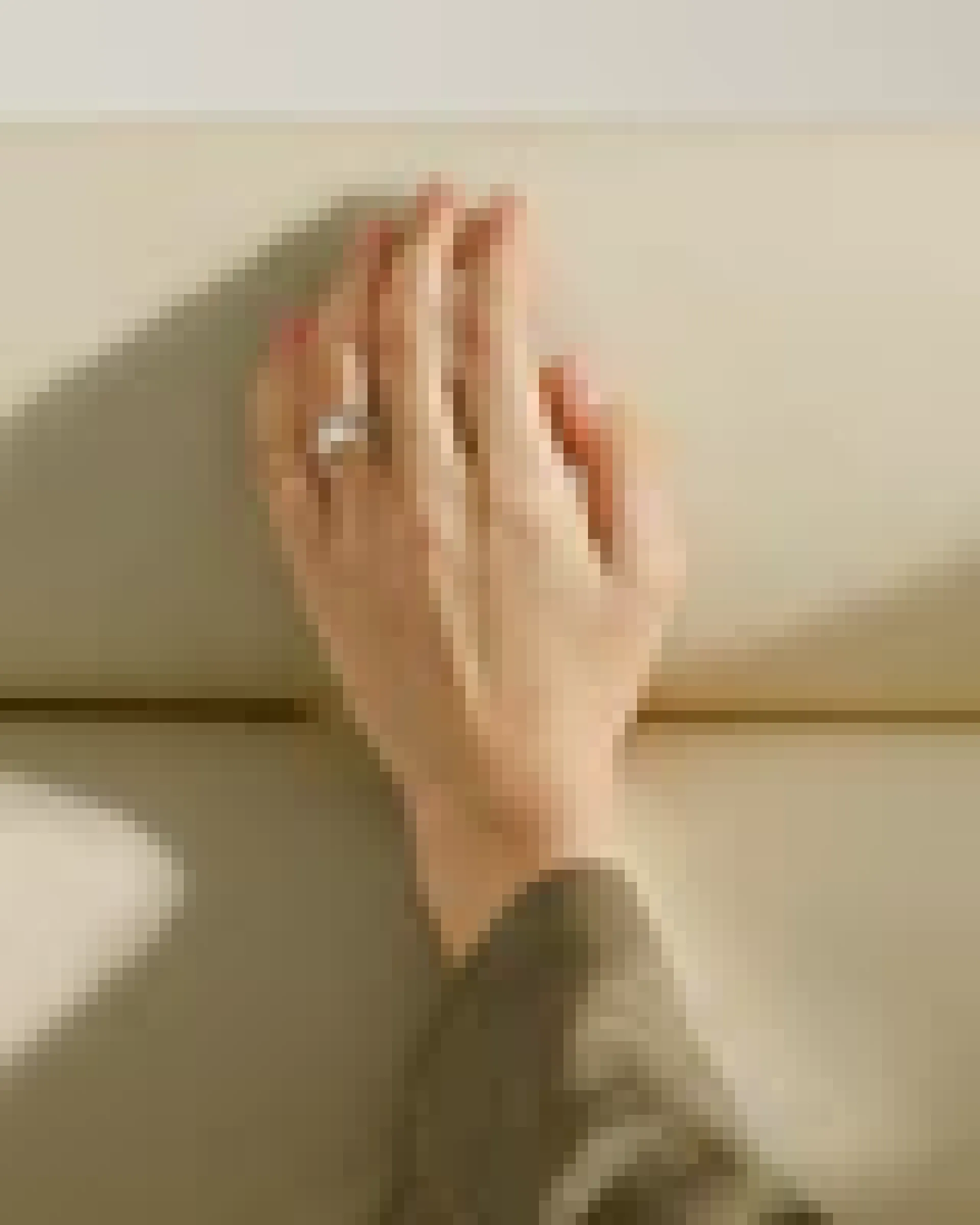 Pia - Marquise Solitaire with Twist Band